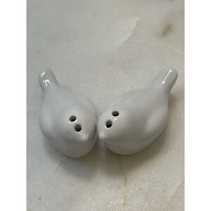 Kate Aspen Love Birds Kissing White Ceramic Salt‎ And Pepper Shakers Set